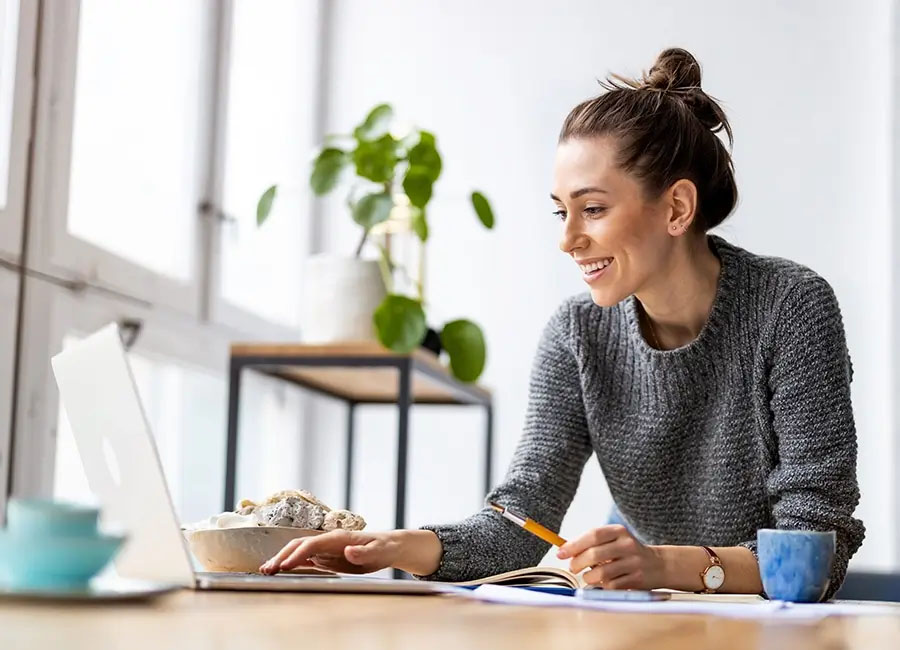 woman on laptop